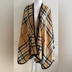 V. FRAAS Nova Check Style Camel and Black Shawl